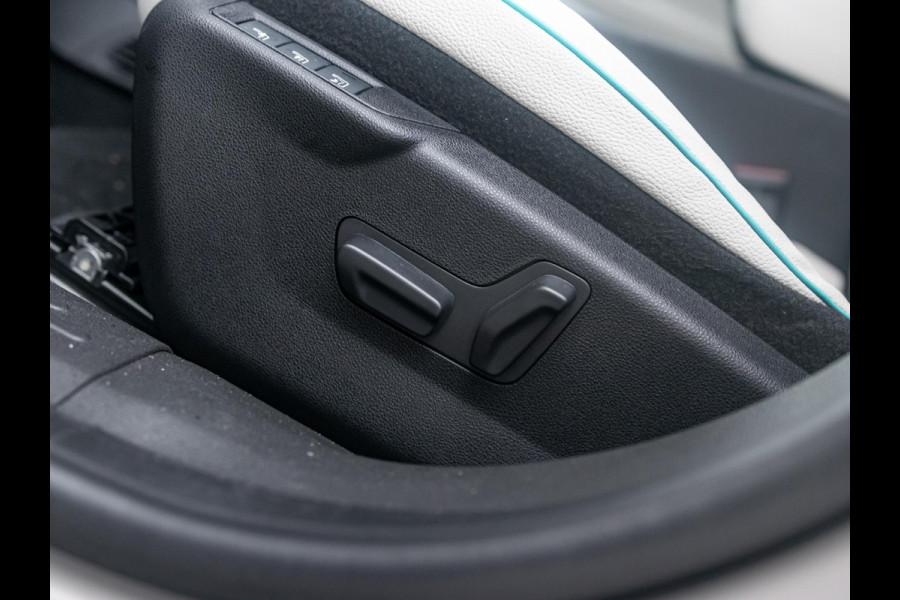 Fiat 600 1.2 Hybrid 110pk La Prima | Leder | Stoelmassage | Camera | Carplay | Adapt. Cruise | Winter Pack