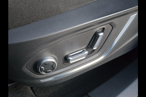 Lynk & Co 01 1.5 Black Edition Panoramadak/360° Camera/ACC/Stoelverwarming