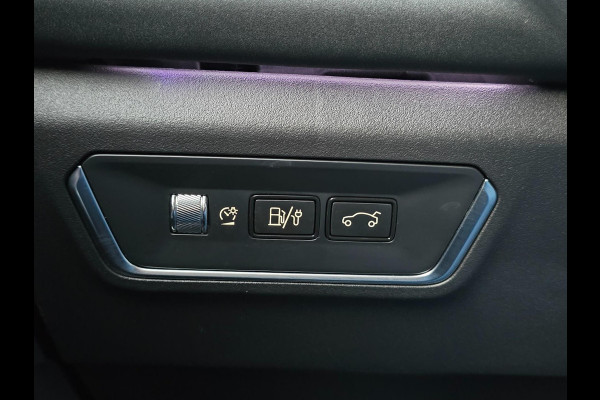 Lynk & Co 01 1.5 Black Edition Panoramadak/360° Camera/ACC/Stoelverwarming