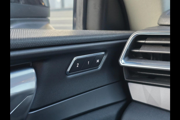 Lynk & Co 01 1.5 Black Edition Panoramadak/360° Camera/ACC/Stoelverwarming