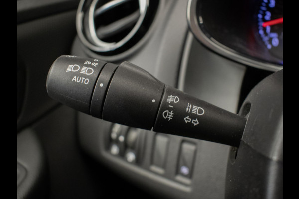 Renault Clio Estate 0.9 TCe Intens Sport (NAVI,CLIMATE,CRUISE,PDC,GETINT,BLUETOOTH,ELEKTRISCH PAKKET,SPORTSTOELEN,LM VELGEN)