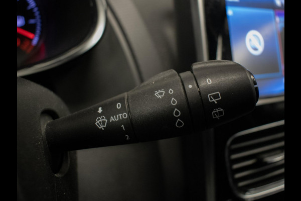 Renault Clio Estate 0.9 TCe Intens Sport (NAVI,CLIMATE,CRUISE,PDC,GETINT,BLUETOOTH,ELEKTRISCH PAKKET,SPORTSTOELEN,LM VELGEN)