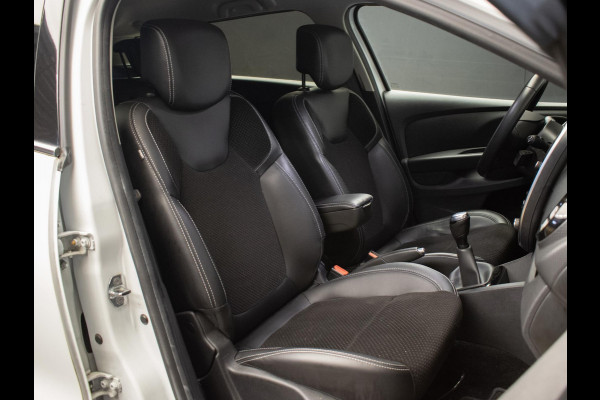 Renault Clio Estate 0.9 TCe Intens Sport (NAVI,CLIMATE,CRUISE,PDC,GETINT,BLUETOOTH,ELEKTRISCH PAKKET,SPORTSTOELEN,LM VELGEN)