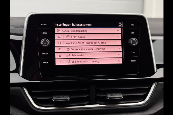 Volkswagen T-Roc 1.5 TSI 3x R-Line AppleCarPlay/Camera/Blindspot