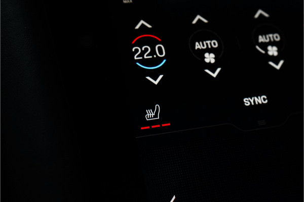 Porsche Taycan Cross Turismo 4 93 kWh Luchtvering Pano HUD Bose 1e Eig Ori NL