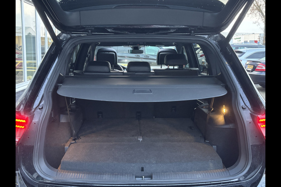 Volkswagen Tiguan Allspace 1.5 TSI Highline Business R 7p. | Pano | Elektrische Trekhaak | Memory Stoelen | Leer