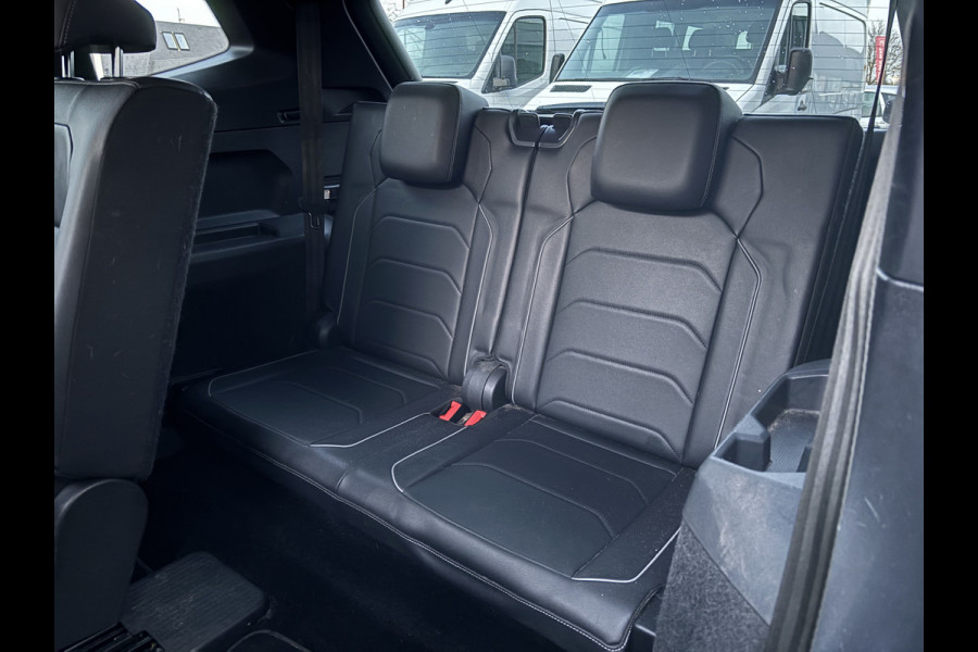 Volkswagen Tiguan Allspace 1.5 TSI Highline Business R 7p. | Pano | Elektrische Trekhaak | Memory Stoelen | Leer