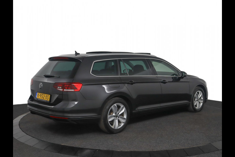Volkswagen Passat Variant 1.5 TSI Business|Pano|Stoelverwarming|Keyless