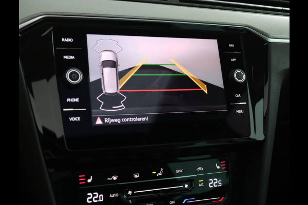 Volkswagen Passat Variant 1.5 TSI Business|Pano|Stoelverwarming|Keyless