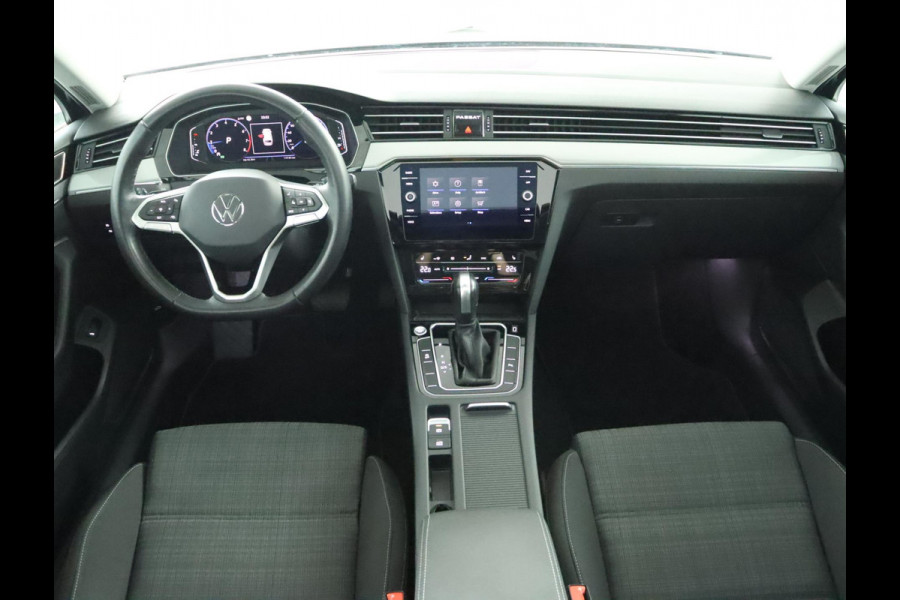 Volkswagen Passat Variant 1.5 TSI Business|Pano|Stoelverwarming|Keyless