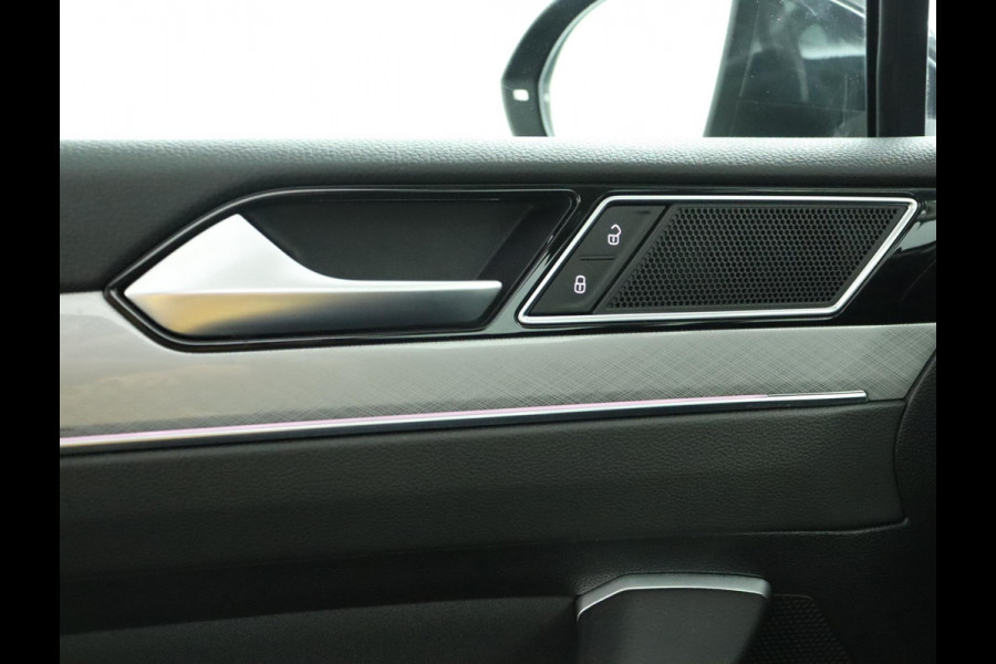 Volkswagen Passat Variant 1.5 TSI Business|Pano|Stoelverwarming|Keyless