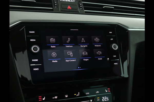 Volkswagen Passat Variant 1.5 TSI Business|Pano|Stoelverwarming|Keyless