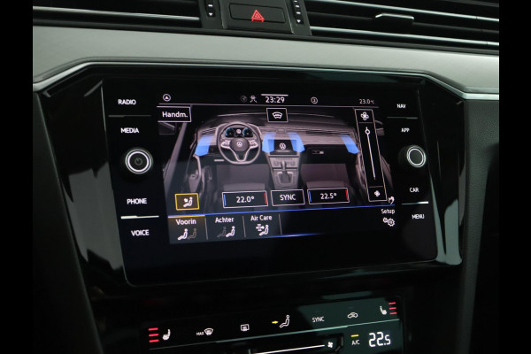 Volkswagen Passat Variant 1.5 TSI Business|Pano|Stoelverwarming|Keyless