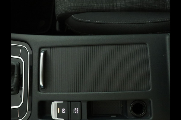 Volkswagen Passat Variant 1.5 TSI Business|Pano|Stoelverwarming|Keyless