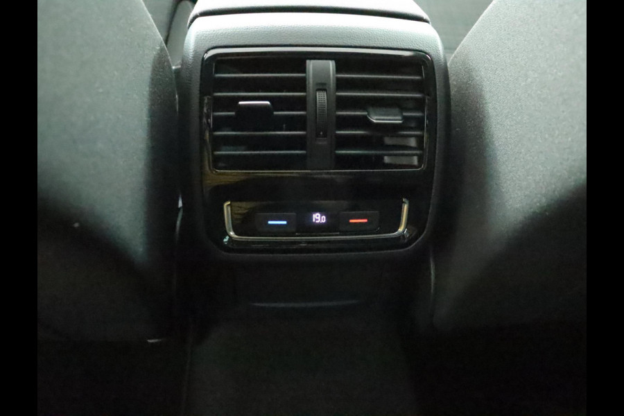 Volkswagen Passat Variant 1.5 TSI Business|Pano|Stoelverwarming|Keyless
