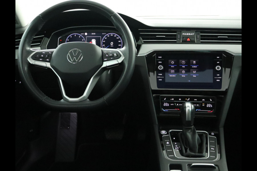 Volkswagen Passat Variant 1.5 TSI Business|Pano|Stoelverwarming|Keyless