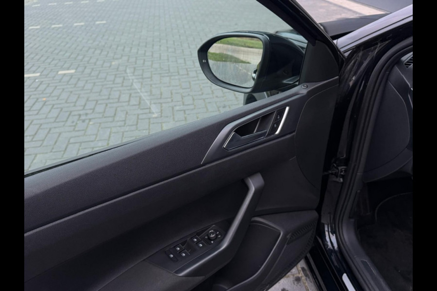 Volkswagen Taigo 1.0 TSI 3x R-Line FULL PANO APPLE CARPLAY LEDER LED