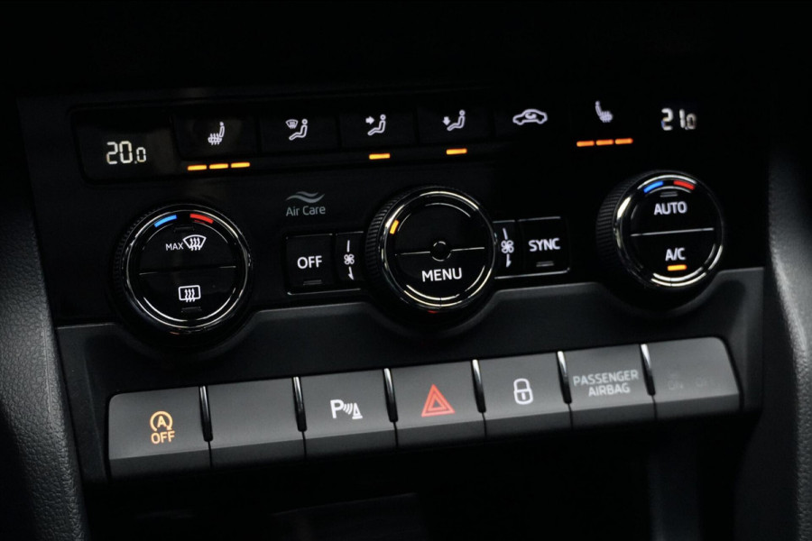 Škoda Karoq 1.5 TSI ACT Sportline Automaat | Pano-dak | CarPlay | Virtual | Acc | Stoelverwarming V+A | Led | Pdc | Keyless |