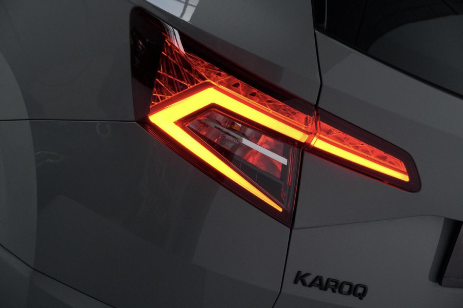 Škoda Karoq 1.5 TSI ACT Sportline Automaat | Pano-dak | CarPlay | Virtual | Acc | Stoelverwarming V+A | Led | Pdc | Keyless |