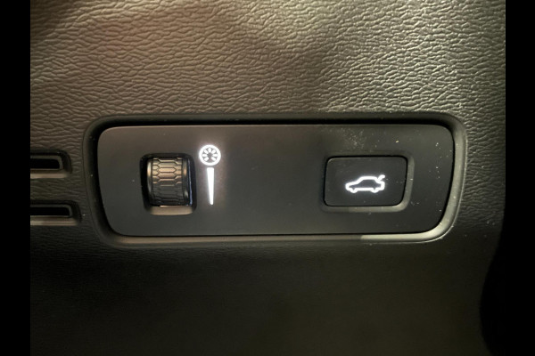 Volvo XC40 Recharge Core|BLACK-GREY|ACC|CAMERA|APPLE CARPLAY/ANDROID AUTO|STOEL+STUURVERW|ELEK.KLEP|NL-AUTO|NAP|INCL.BTW|1e EIG|