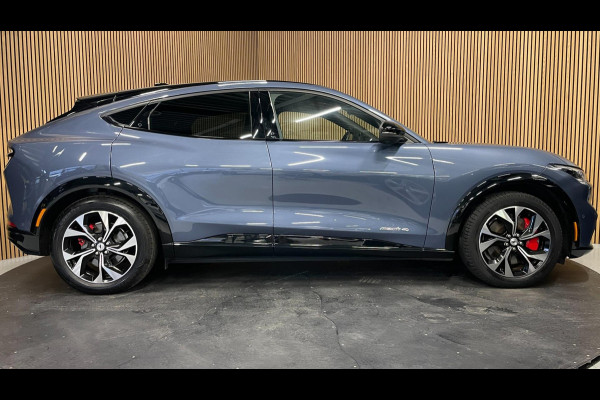Ford Mustang Mach-E AWD 75 kWh|FULL OPTION|PANO|LEDER|B&O AUDIO|ACC|360+V+A-CAMERA|CARPLAY|STOEL-, STUURVERW|NL-AUTO|INCL BTW|NAP|