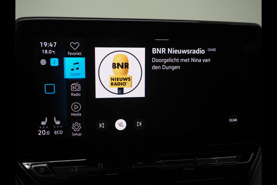 Volkswagen ID.4 77 kWh | Adaptive Cruise | Sfeerverlichting | Stoelverwarming | PDC | DAB | Carplay