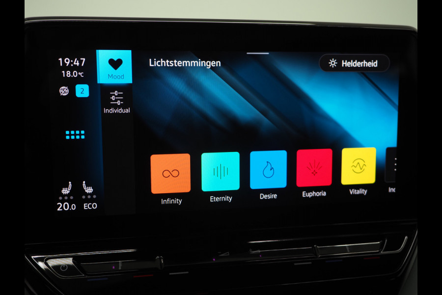 Volkswagen ID.4 77 kWh | Adaptive Cruise | Sfeerverlichting | Stoelverwarming | PDC | DAB | Carplay