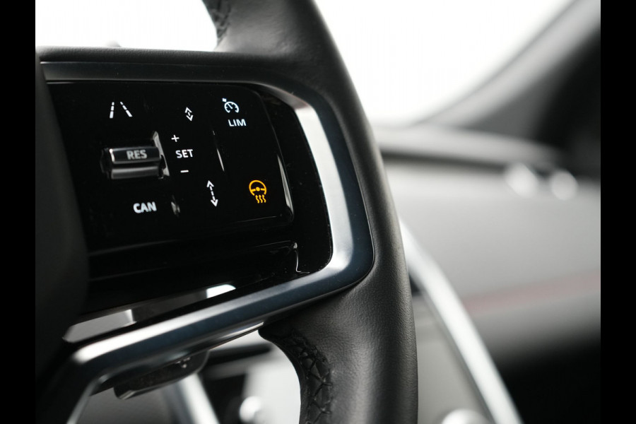 Land Rover Discovery Sport P300e Dynamic SE Plug In Hybrid 300pk Dealer O.H. PHEV | Adaptive Cruise | Meridian Sound | Camera | Lederen Sportstoelen Memory & Verwarmd | Apple Carplay | Keyless | Blis | Stuur Verwarmd | Navigatie | DAB | 20"L.M |