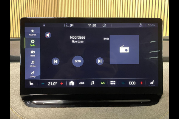 Škoda ENYAQ iV 80|96% SOH|1/2LEDER|PANO|ACC|TREKH.|ELEK.INTER+A-KLEP|STUUR+STOELVERW V+A|CAMERA|CARPLAY|CLIMATE+CRUISE CONTROL|NL|
