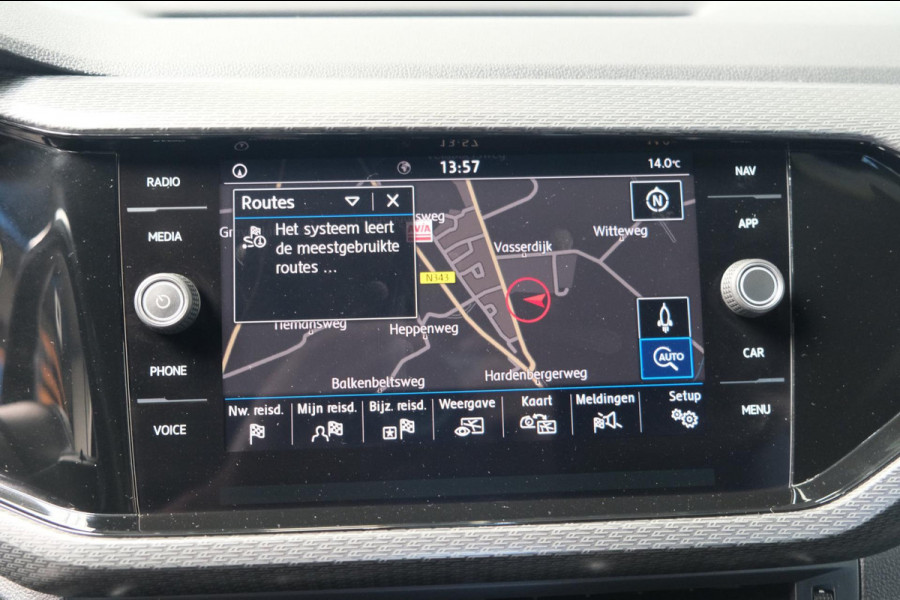 Volkswagen T-Cross 1.0 TSI 2x R-Line Automaat - N.A.P. Airco, Cruise, Navi, PDC, Camera.