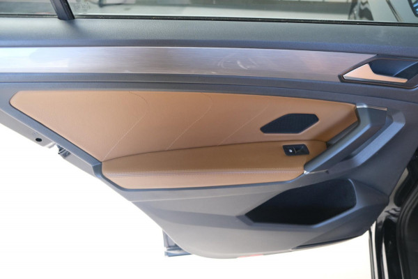 Volkswagen Tiguan Allspace 1.4 TSI Comfortline Business 7p. - N.A.P. Airco, Cruise, PDC, Navi.