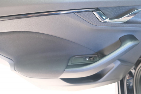 Škoda Kamiq 1.5 TSI ACT Sport Business Automaat - N.A.P. Airco, Cruise, Navi, Camera, PDC, Trekhaak.