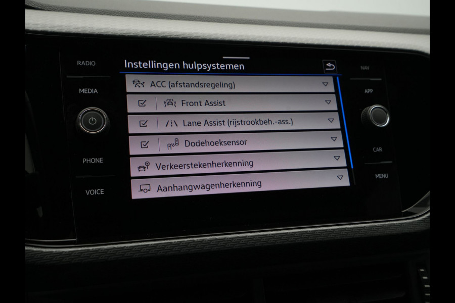 Volkswagen T-Cross 1.0 TSI 110pk DSG R-Line Navigatie Camera Stoelverwarming Acc Carplay 3