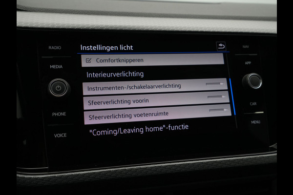 Volkswagen T-Cross 1.0 TSI 110pk DSG R-Line Navigatie Camera Stoelverwarming Acc Carplay 3