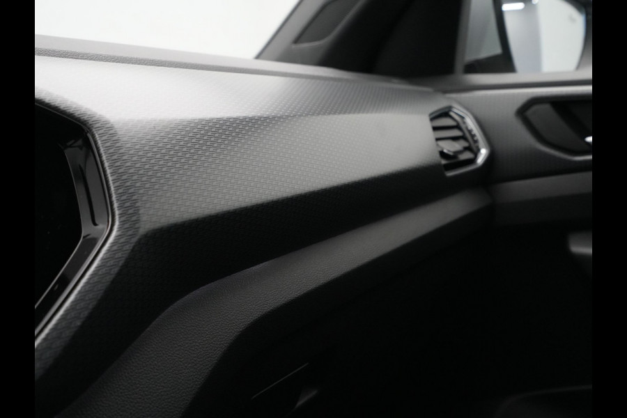 Volkswagen T-Cross 1.0 TSI 110pk DSG R-Line Navigatie Camera Stoelverwarming Acc Carplay 3