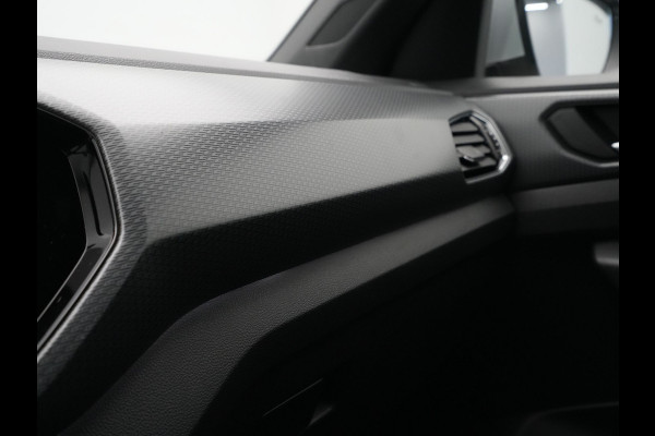 Volkswagen T-Cross 1.0 TSI 110pk DSG R-Line Navigatie Camera Stoelverwarming Acc Carplay 3