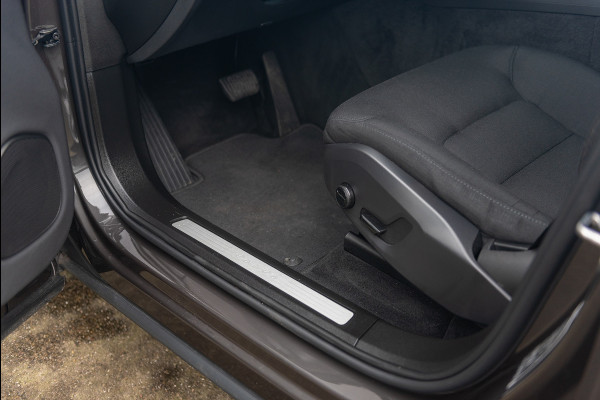 Volvo XC60 B4 Aut. Momentum Business ACC Stoelverwarming Blis 197pk