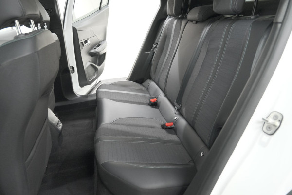 Peugeot 2008 PureTech 130 EAT8 Allure | Parkeersensoren | Navigatie | Apple Carplay | Climate Control