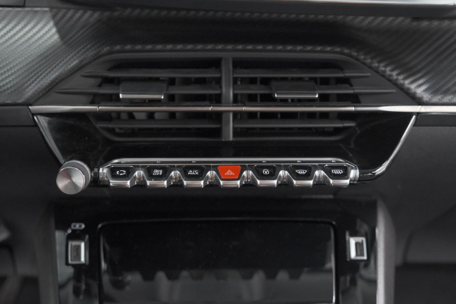 Peugeot 2008 PureTech 130 EAT8 Allure | Parkeersensoren | Navigatie | Apple Carplay | Climate Control