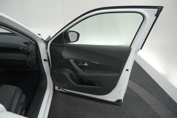 Peugeot 2008 PureTech 130 EAT8 Allure | Parkeersensoren | Navigatie | Apple Carplay | Climate Control