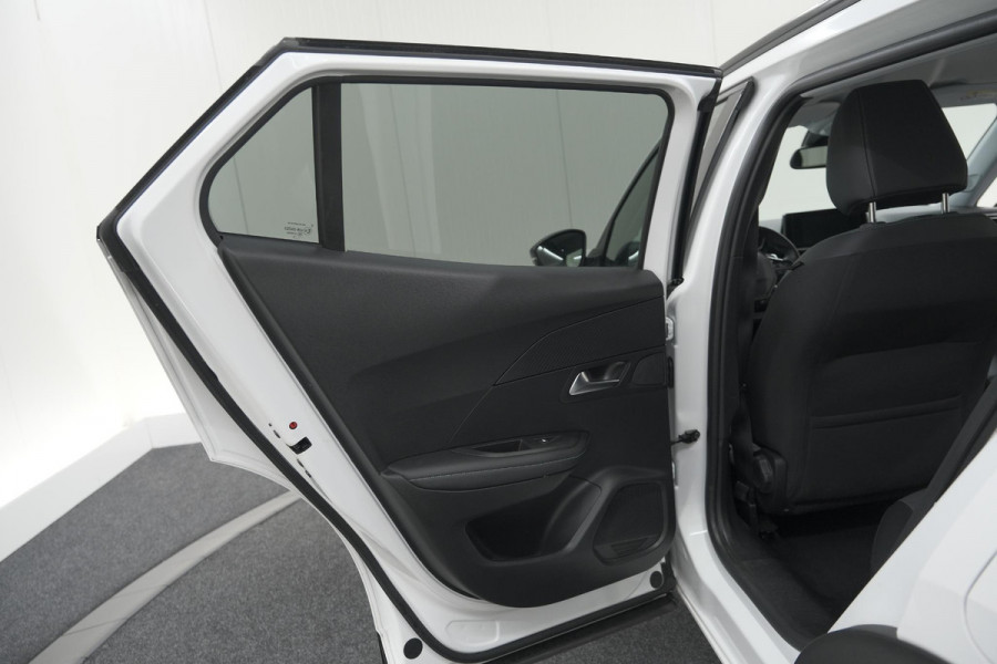 Peugeot 2008 PureTech 130 EAT8 Allure | Parkeersensoren | Navigatie | Apple Carplay | Climate Control