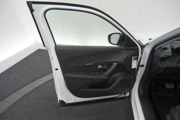 Peugeot 2008 PureTech 130 EAT8 Allure | Parkeersensoren | Navigatie | Apple Carplay | Climate Control