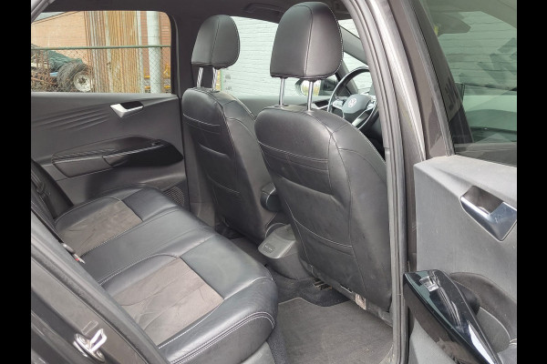 Volkswagen ID.3 First Max 58kWh Pano-dak Adap.Cruise Apple Carplay Android Camera PDC Ergo Active-Stoel Navi-Pro Ecc Stoel-Stuurverwarming Elek.Stoelen Lmv Privacy Glas Keyless Advanced Led-Achterlicht dynamisch Matrix Led Origineel Nederlandse Auto Zeer compleet Nieuwprijs €49.176,-