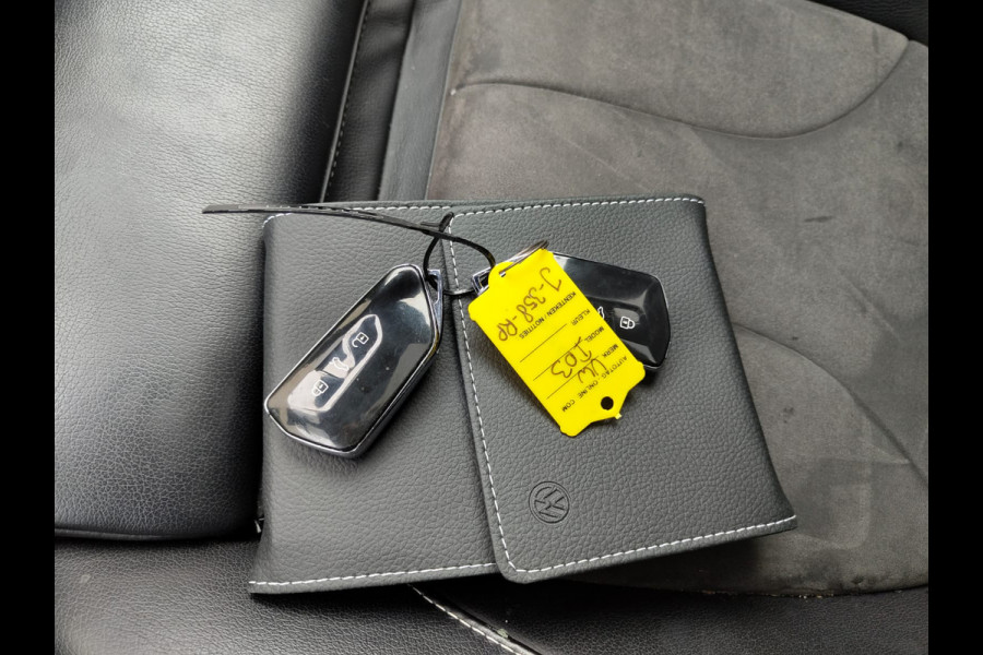 Volkswagen ID.3 First Max 58kWh Pano-dak Adap.Cruise Apple Carplay Android Camera PDC Ergo Active-Stoel Navi-Pro Ecc Stoel-Stuurverwarming Elek.Stoelen Lmv Privacy Glas Keyless Advanced Led-Achterlicht dynamisch Matrix Led Origineel Nederlandse Auto Zeer compleet Nieuwprijs €49.176,-