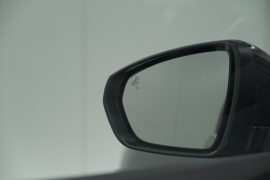 Peugeot 3008 1.6 e-THP 165 GT Line | Trekhaak | Panoramadak | Camera | Elektronische Kofferklep