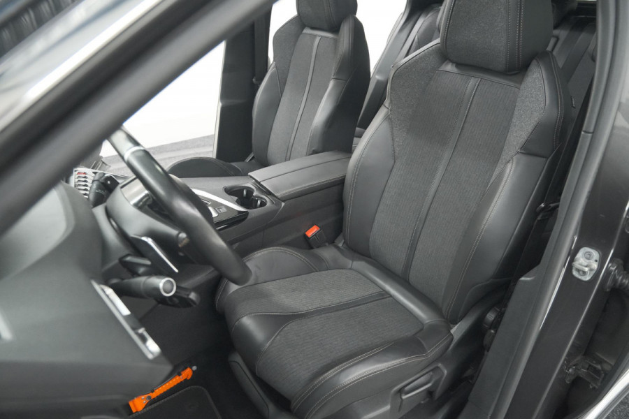 Peugeot 3008 1.6 e-THP 165 GT Line | Trekhaak | Panoramadak | Camera | Elektronische Kofferklep