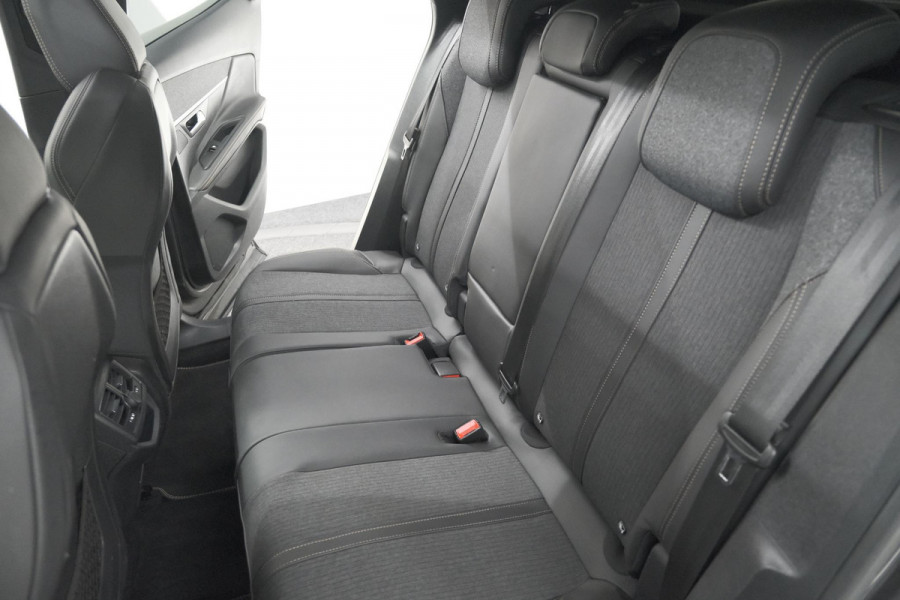 Peugeot 3008 1.6 e-THP 165 GT Line | Trekhaak | Panoramadak | Camera | Elektronische Kofferklep