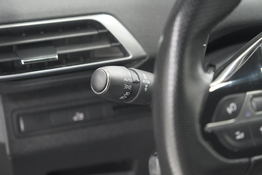 Peugeot 3008 1.6 e-THP 165 GT Line | Trekhaak | Panoramadak | Camera | Elektronische Kofferklep