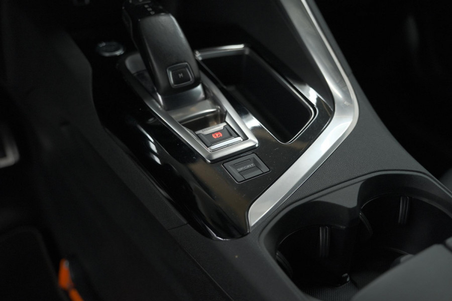 Peugeot 3008 1.6 e-THP 165 GT Line | Trekhaak | Panoramadak | Camera | Elektronische Kofferklep