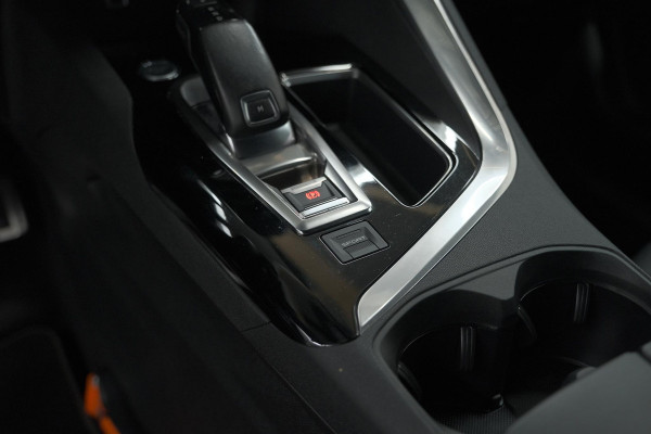 Peugeot 3008 1.6 e-THP 165 GT Line | Trekhaak | Panoramadak | Camera | Elektronische Kofferklep